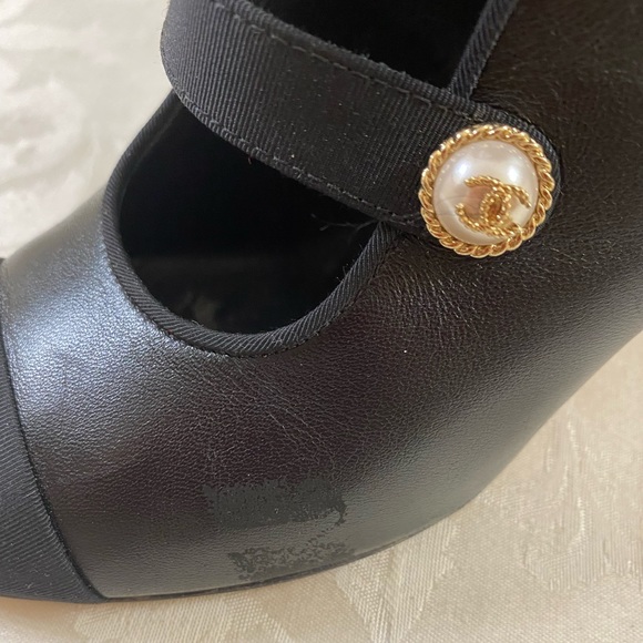 🆕 Chanel CC pearl Grosgrain strappy Booties 👢 - Picture 12 of 12